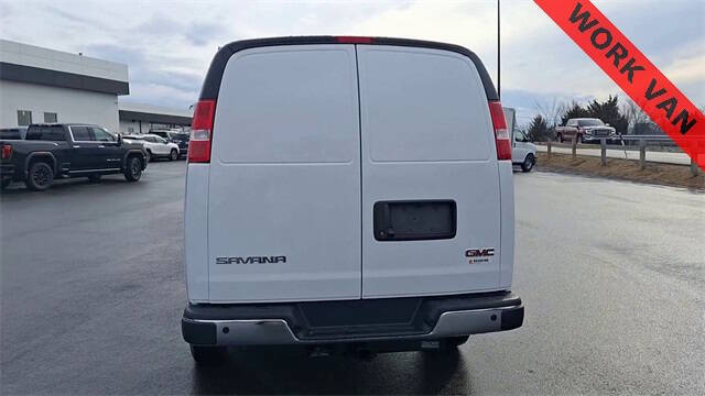 2025 GMC Savana 2500