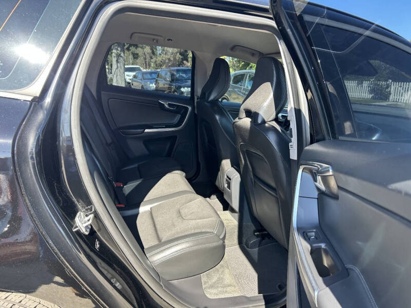 2017 Volvo XC60 T5 Dynamic