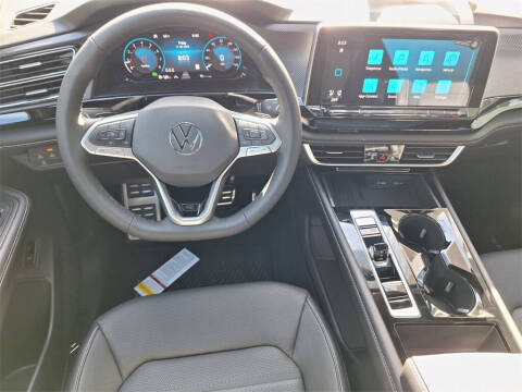 2026 Volkswagen Atlas Cross Sport SEL R-Line Black 4Motion