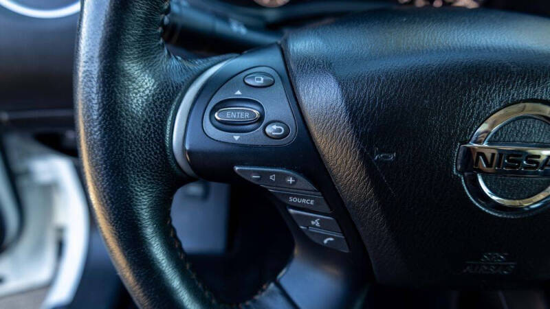 2019 Nissan Pathfinder SL