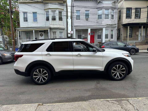 2022 Ford Explorer ST-Line