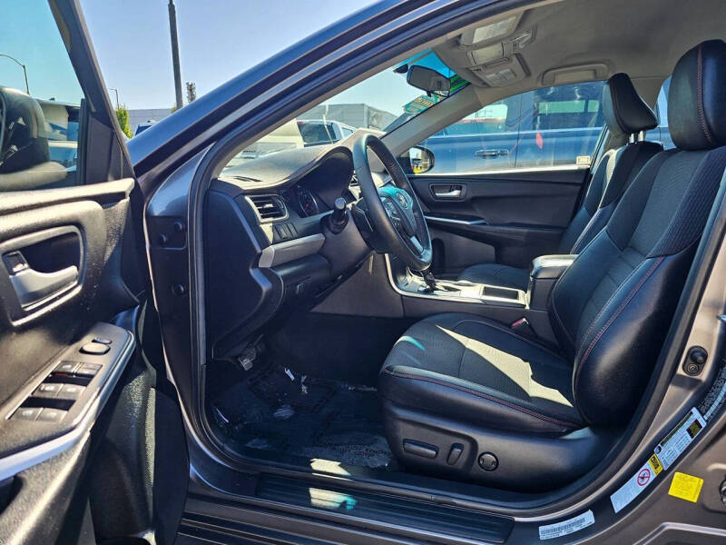 2017 Toyota Camry SE