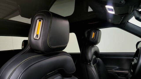 2025 Rivian R1T