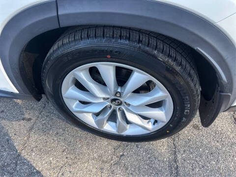 2019 Infiniti QX50 Essential