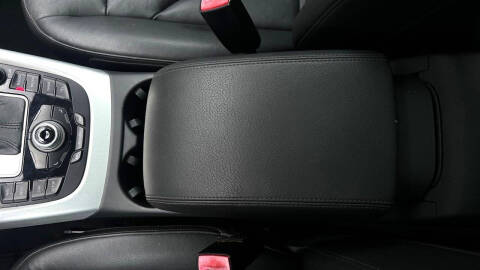 2012 Audi Q5 3.2 quattro Premium Plus