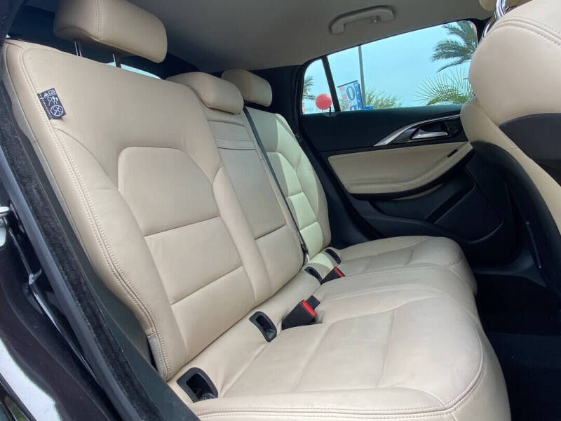 2017 Infiniti QX30 Luxury