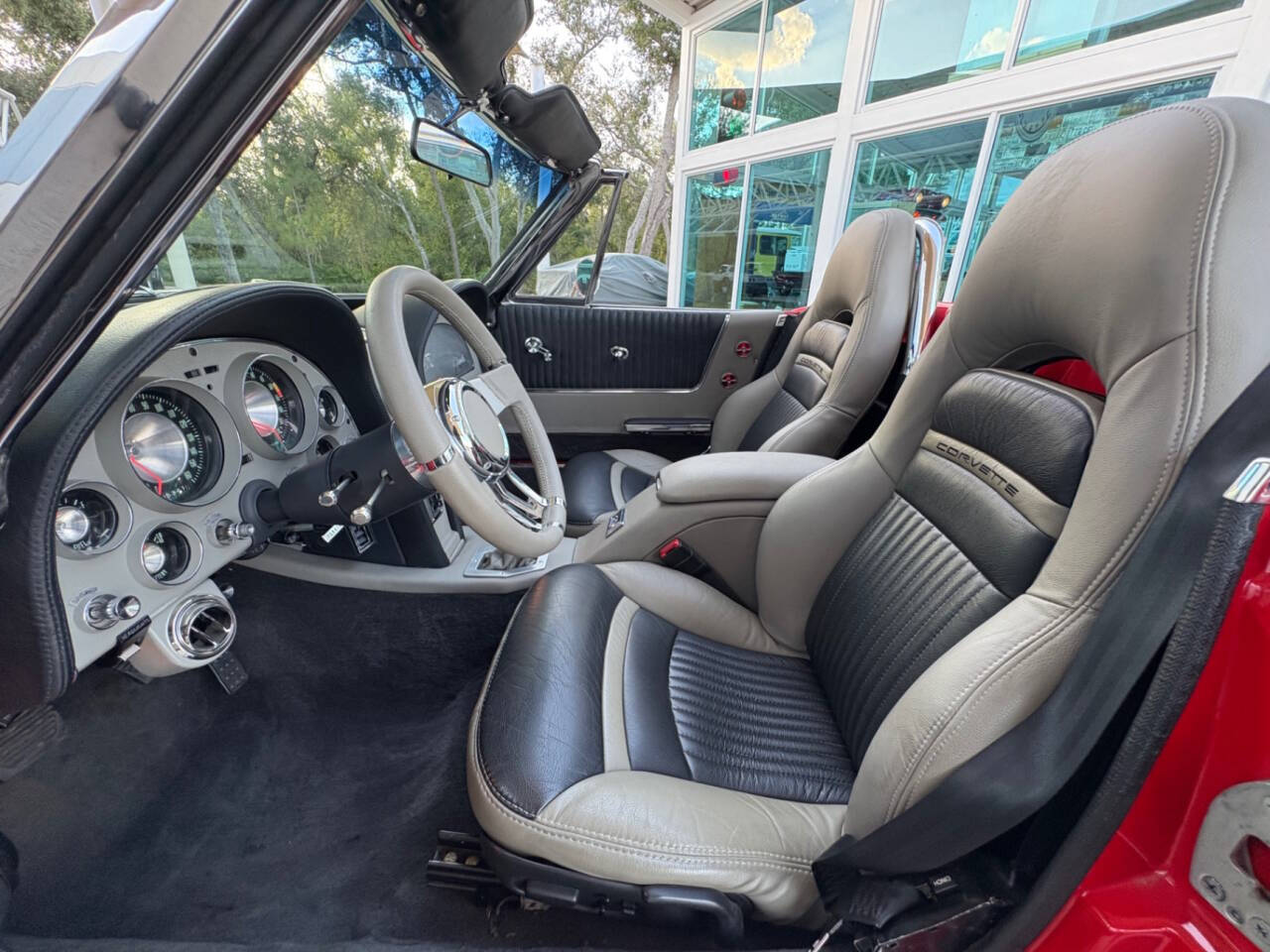 1963 Chevrolet Corvette 32
