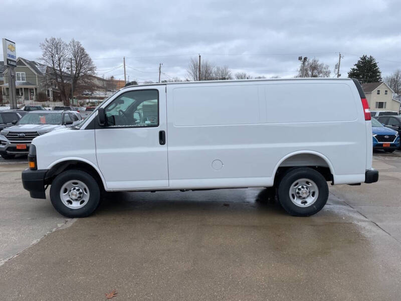2025 Chevrolet Express 3500