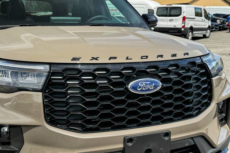 2026 Ford Explorer ST-Line