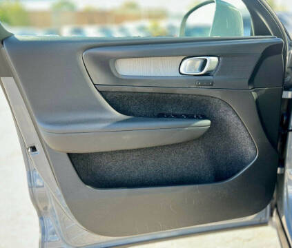 2023 Volvo XC40 B5 Core