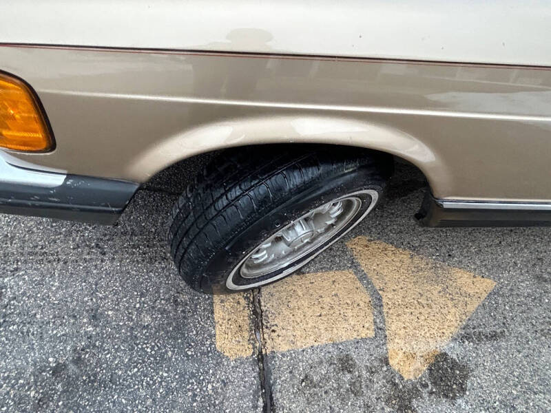 1984 Mercedes-Benz 300-Class 300 SD