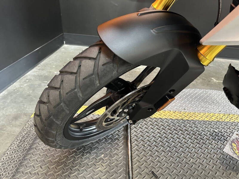 2021 BMW G 310 GS Polar White