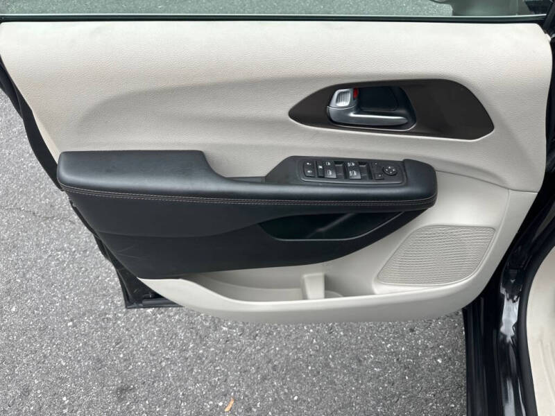 2017 Chrysler Pacifica Touring Plus