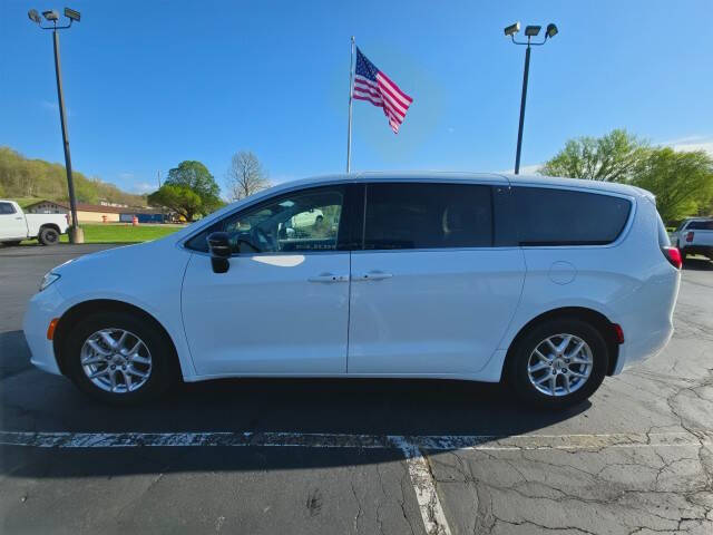2024 Chrysler Pacifica Touring L