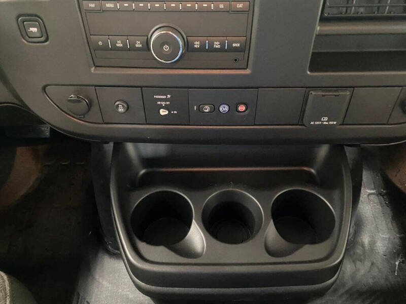 2025 Chevrolet Express 3500