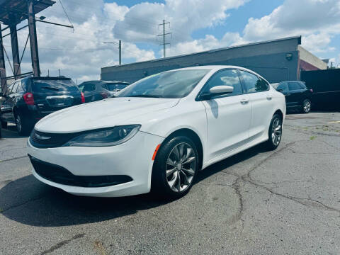 2015 Chrysler 200 for sale at Alliance Motors in Detroit MI