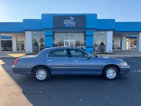 1999 Lincoln Town Car for sale at Credit Builders Auto in Texarkana TX