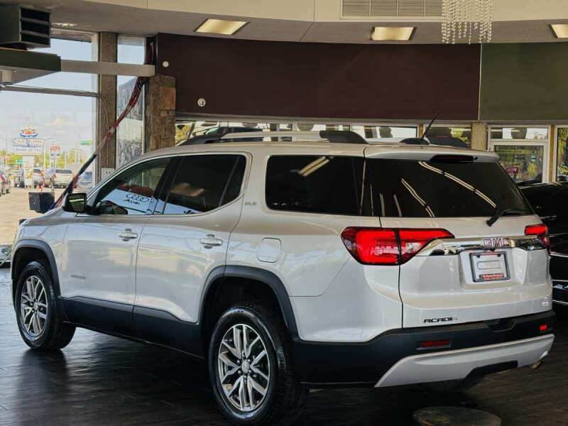 2019 GMC Acadia SLE-2