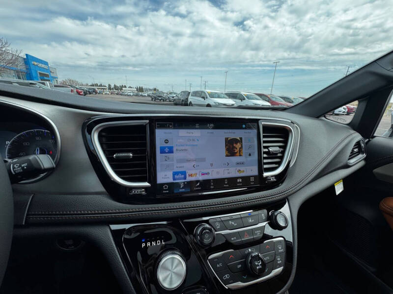 2026 Chrysler Pacifica Pinnacle