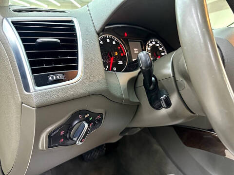 2012 Audi Q5 3.2 quattro Premium Plus