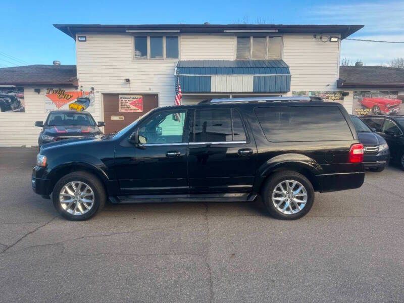 2017 Ford Expedition Limited's photo