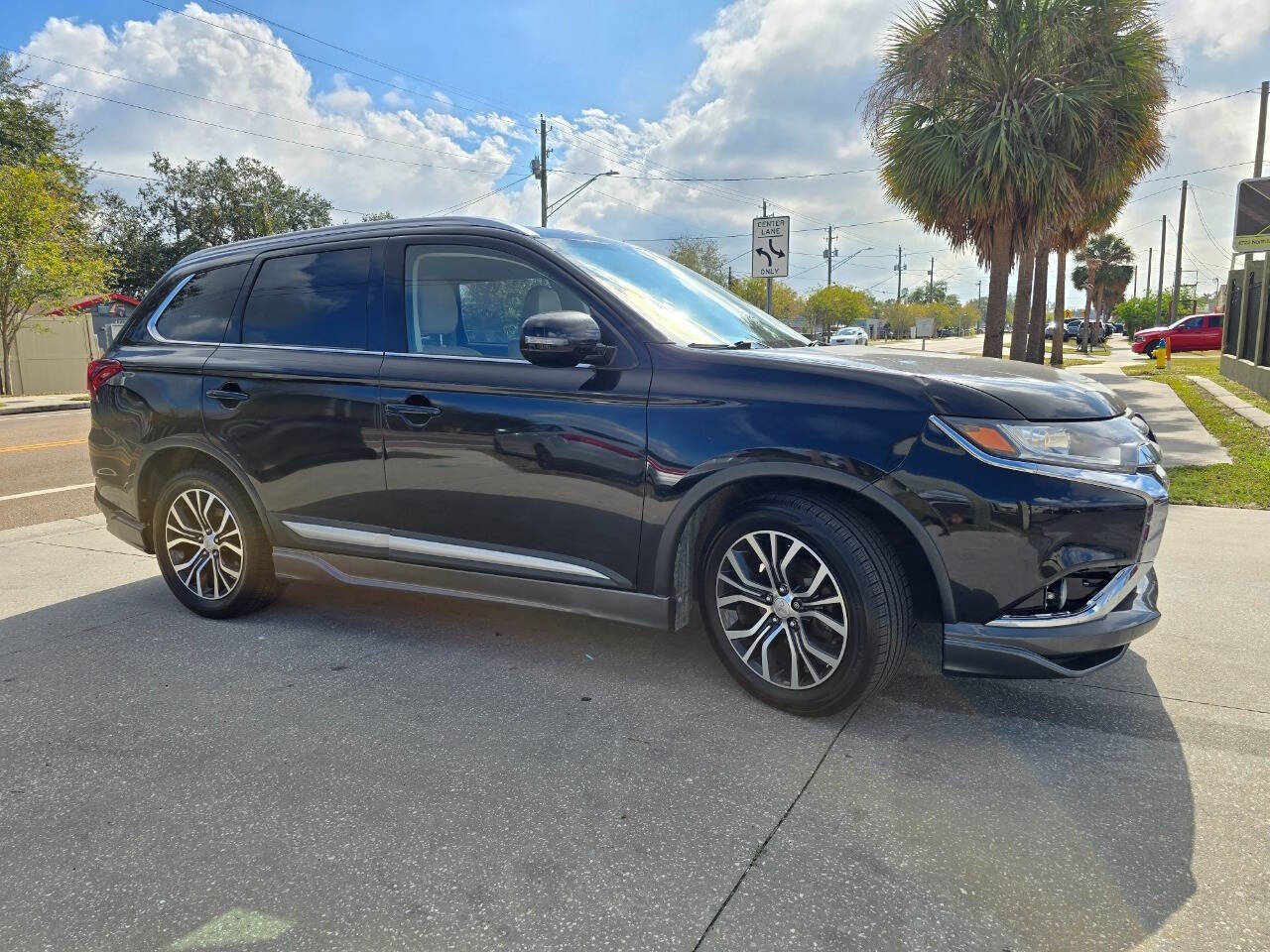 2018 Mitsubishi Outlander for sale at Bascarshop in Tampa, FL