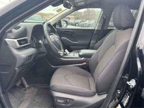 2023 Toyota Highlander LE