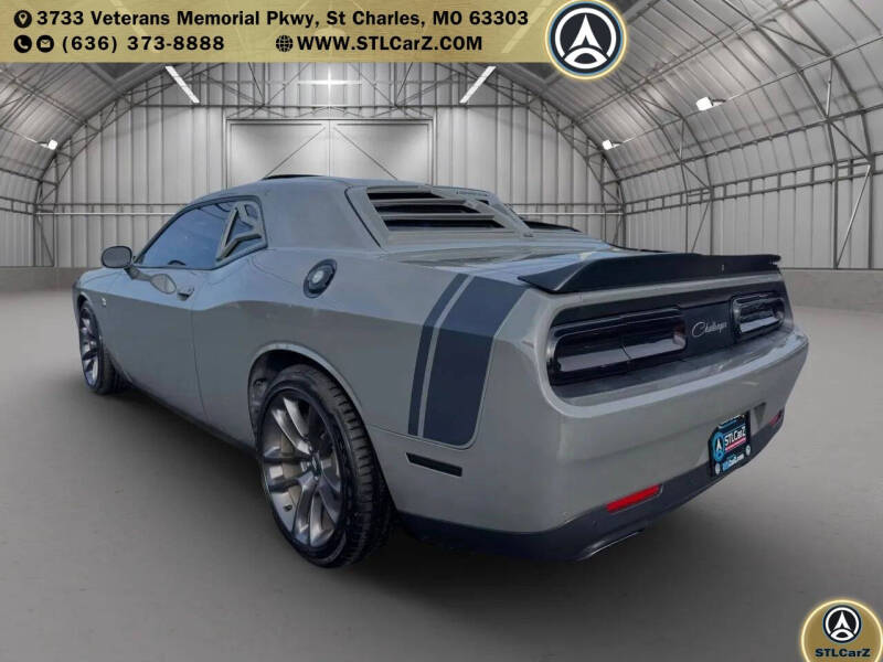 2017 Dodge Challenger 392 HEMI Scat Pack Shaker