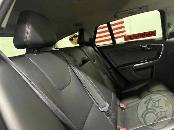 2016 Volvo V60 Cross Country T5 Platinum