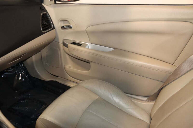 2013 Chrysler 200 Limited