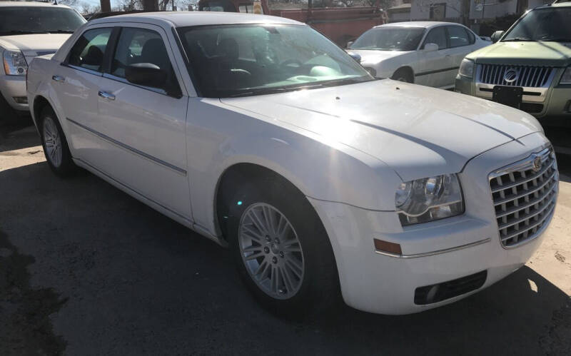 2010 Chrysler 300 for sale at Tiger Auto Sales in Guymon OK