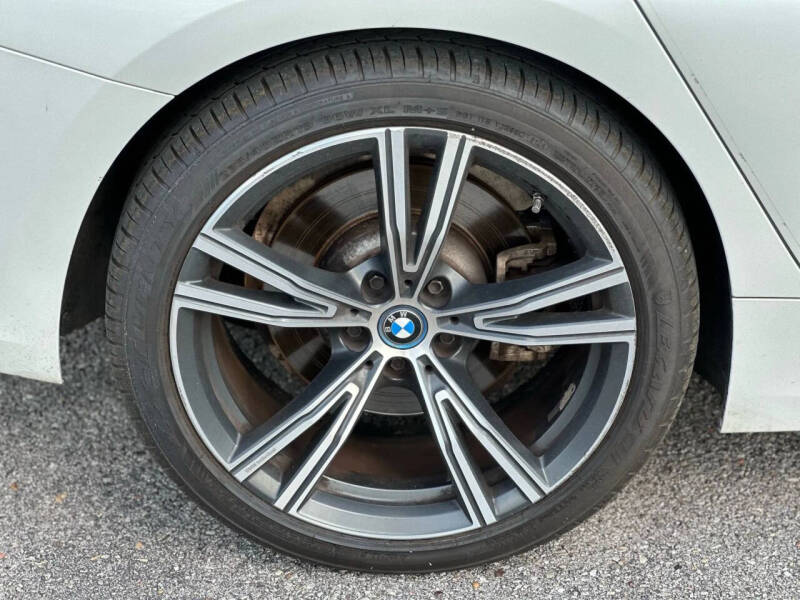 2022 BMW 3 Series 330e