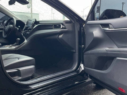 2024 Toyota Camry Hybrid SE