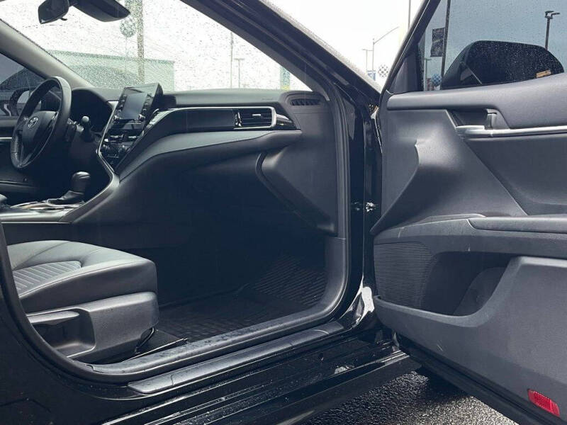 2024 Toyota Camry Hybrid SE