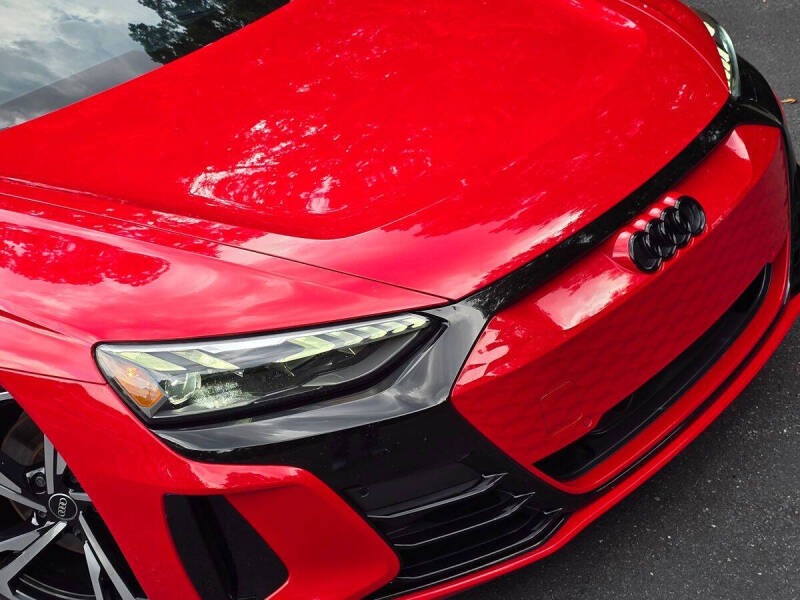 2024 Audi e-tron GT quattro Premium Plus