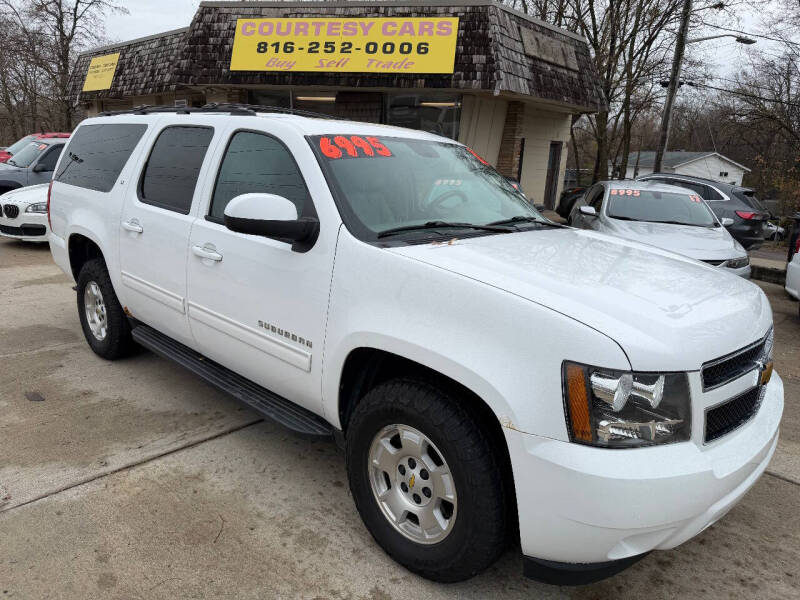 2012 Chevrolet Suburban LT's photo