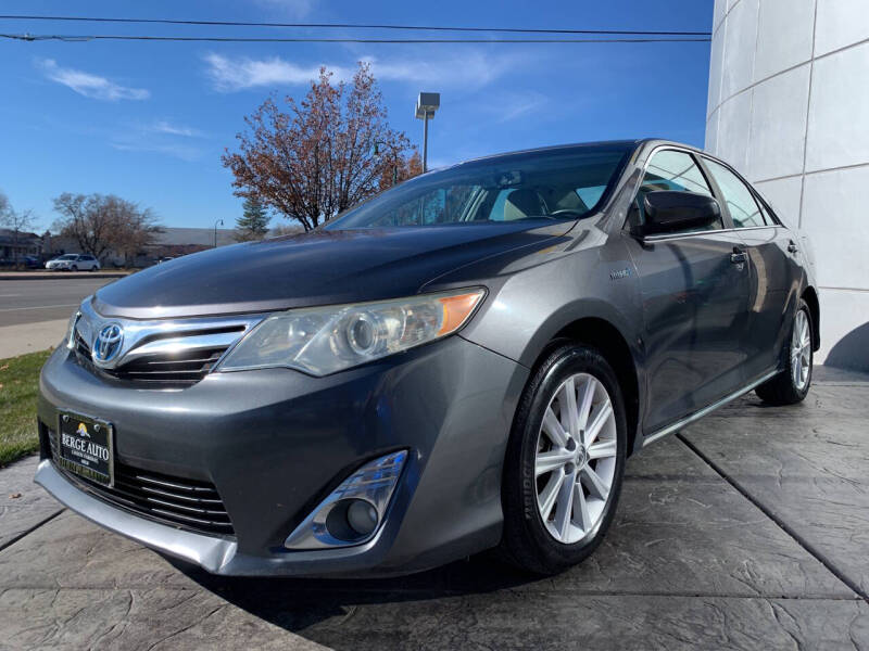 2014 Toyota Camry XLE Hybrid photo 3