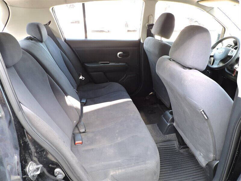 2009 Nissan Versa 1.8 S