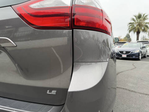 2016 Toyota Sienna LE 8-Passenger