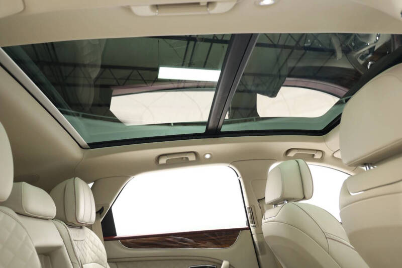 2020 Bentley Bentayga Hybrid