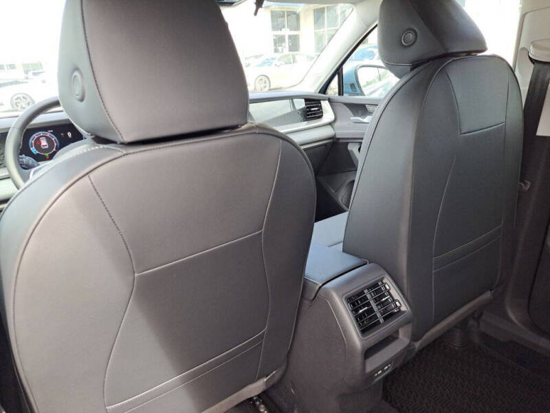 2025 Volkswagen Tiguan SE