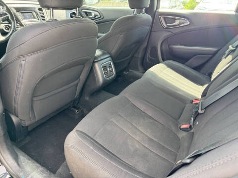 2016 Chrysler 200 Limited