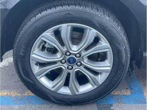 2022 Ford Edge Titanium