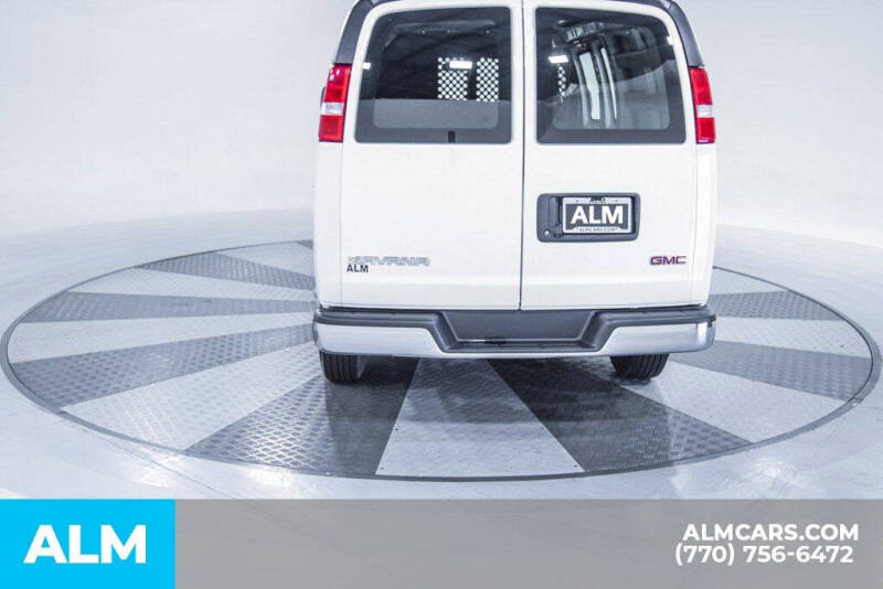 2022 GMC Savana 2500