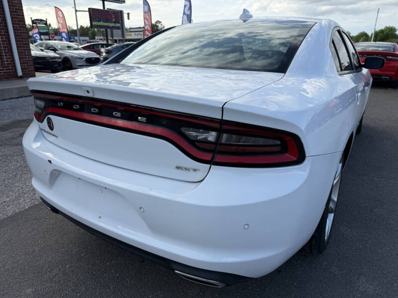 2017 Dodge Charger SXT