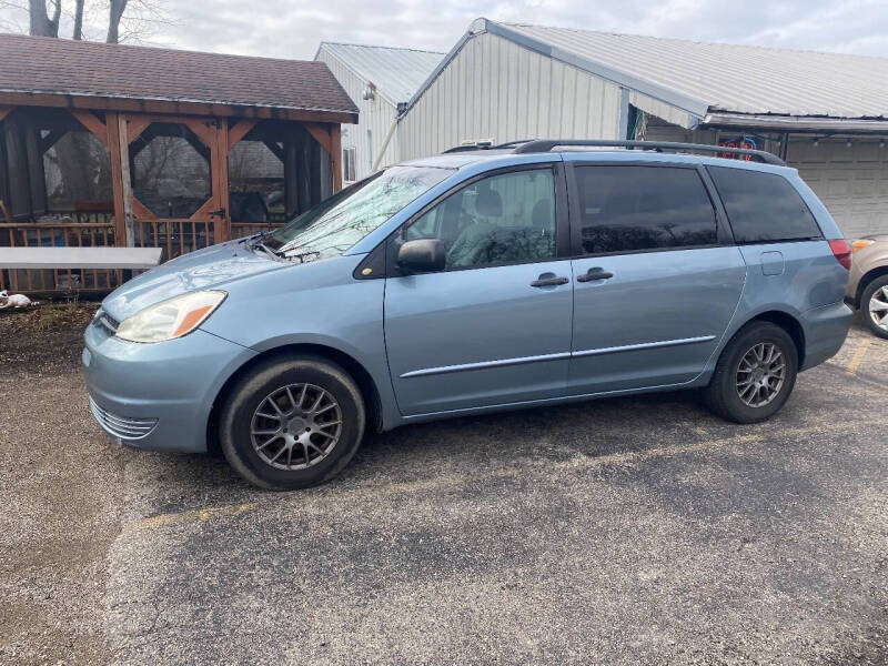 2005 Toyota Sienna LE's photo