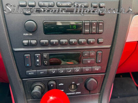 2002 Ford Thunderbird Deluxe