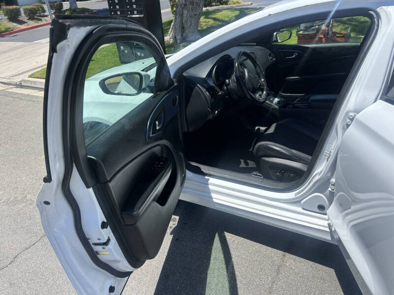 2015 Chrysler 200 S