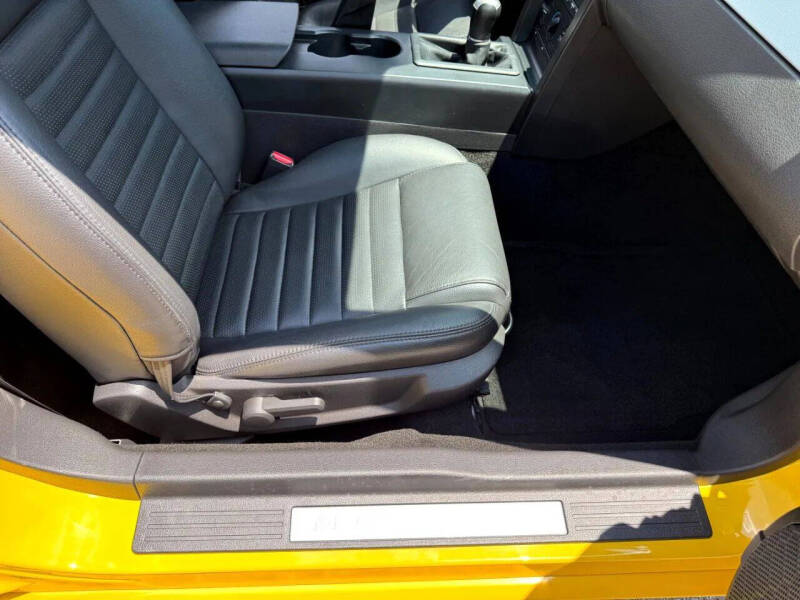 2006 Ford Mustang GT Deluxe