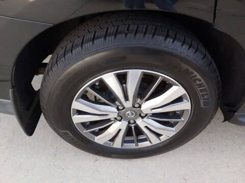 2018 Nissan Pathfinder SV